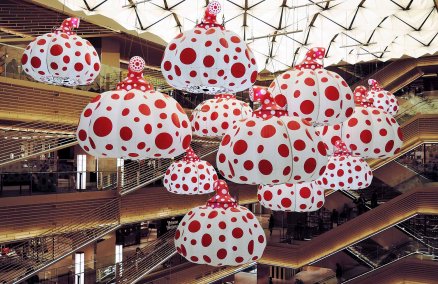 Yayoi Kusama's Inflatable Pumpkins Balloons